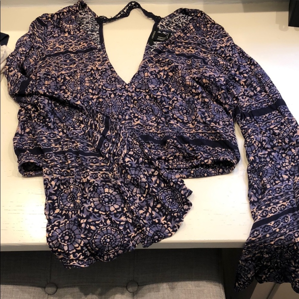 Bell sleeve forever 21 crop top